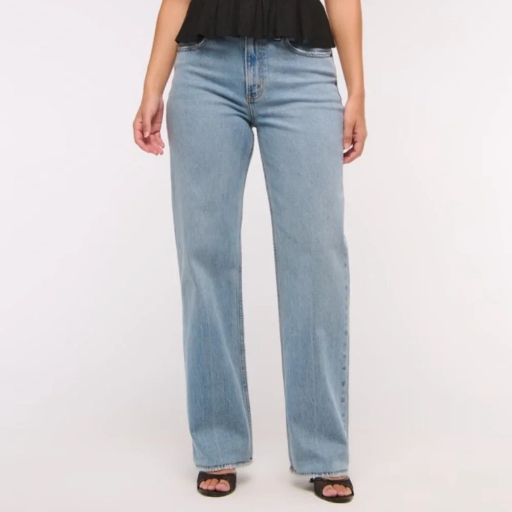 Abercrombie & Fitch Curve Love High Rise 90s Relaxed Jean 27 4 Short Stretch